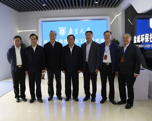 合影小.jpg 合影小.jpg